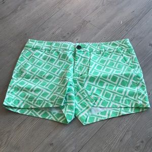 Merona Size 2 Green and White Patterned Shorts